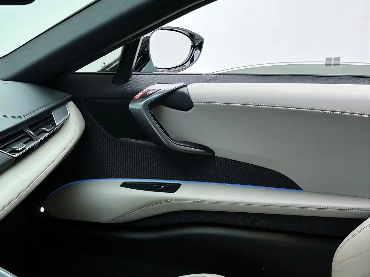 2014 BMW i8 1.5T 231HP L3 6AT PHEV 7.1KWH,autocango,china used car exporter,china ev exporter,chinese used car exporter,chinese used ev exporter