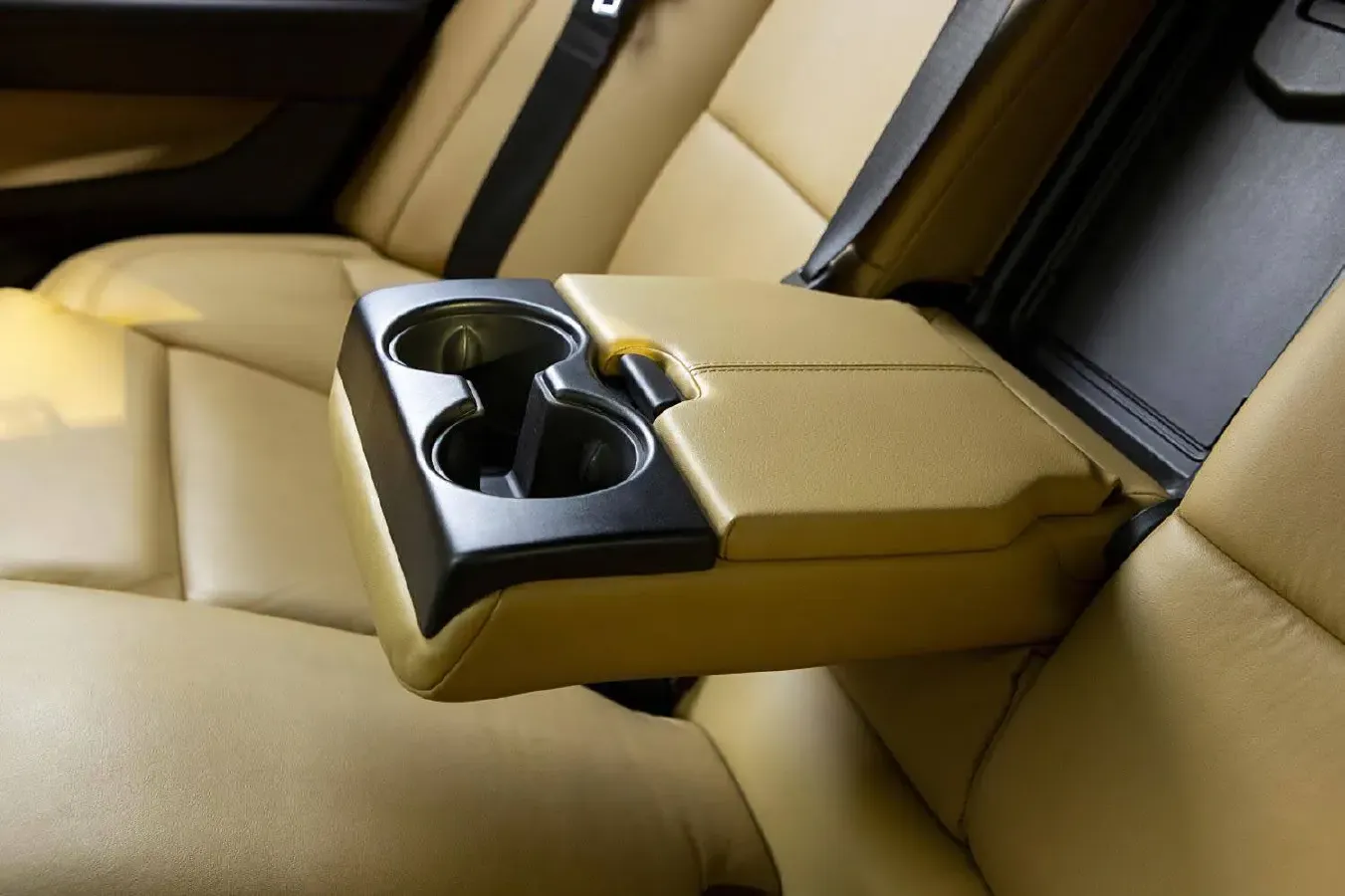 2014 Cadillac ATS 2.0T 276HP L4 6AT,autocango,china used car exporter,china ev exporter,chinese used car exporter,chinese used ev exporter