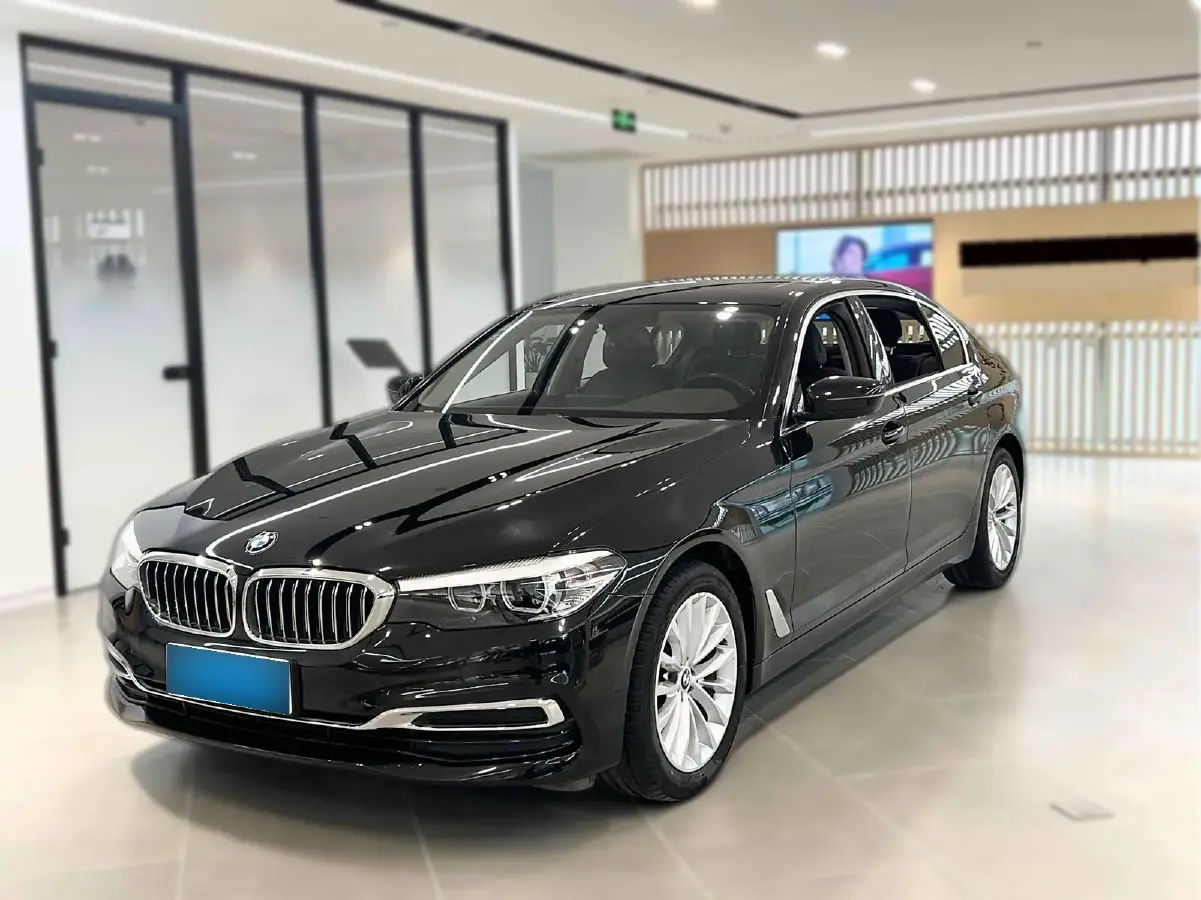 2020 BMW 5 Series 2.0T 184HP L4 8AT