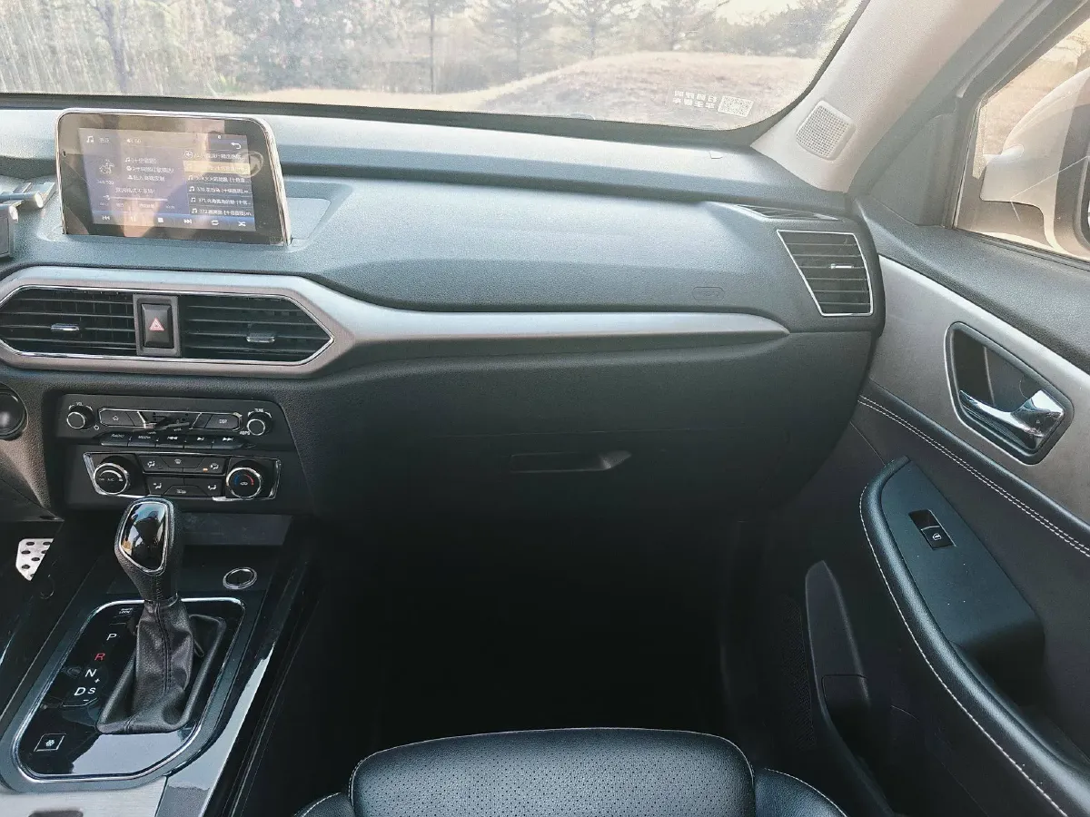 2018 DongFeng Fengon Fengon S560 1.8L 139HP L4 CVT,autocango,china used car exporter,china ev exporter,chinese used car exporter,chinese used ev exporter