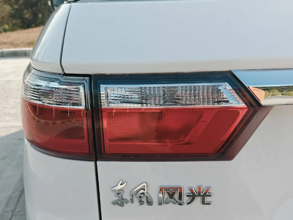 2018 DongFeng Fengon Fengon S560 1.8L 139HP L4 CVT,autocango,china used car exporter,china ev exporter,chinese used car exporter,chinese used ev exporter