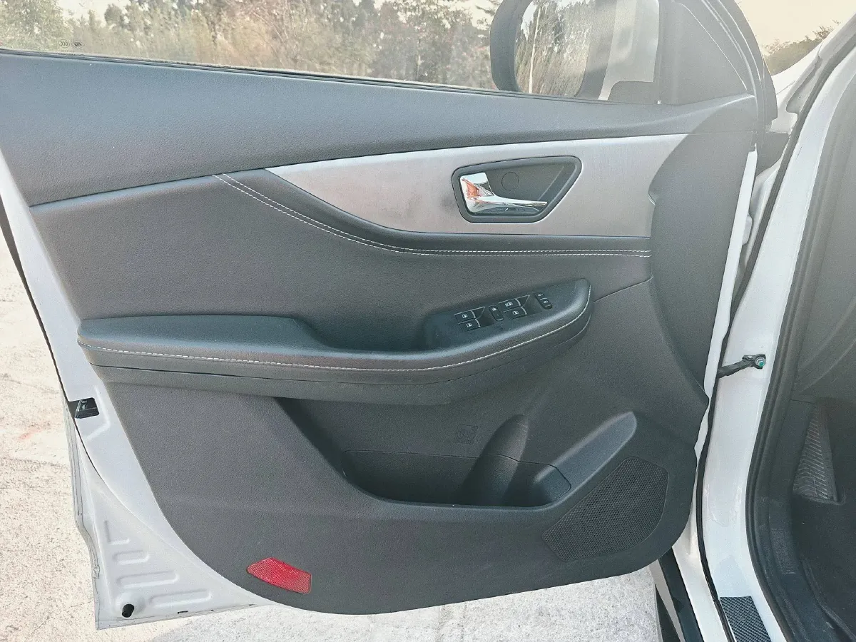 2018 DongFeng Fengon Fengon S560 1.8L 139HP L4 CVT,autocango,china used car exporter,china ev exporter,chinese used car exporter,chinese used ev exporter