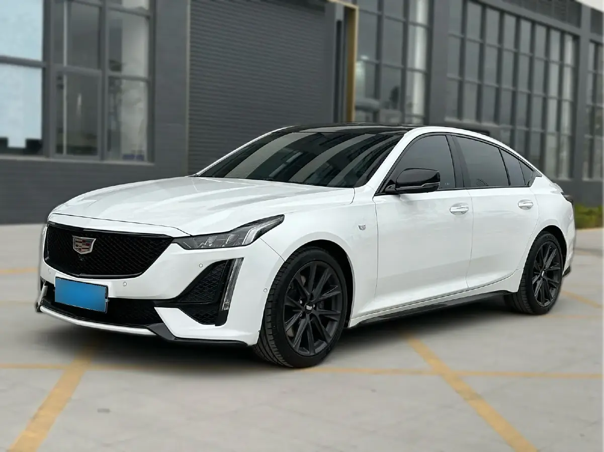 2022 Cadillac CT5 2.0T 237HP L4 10AT