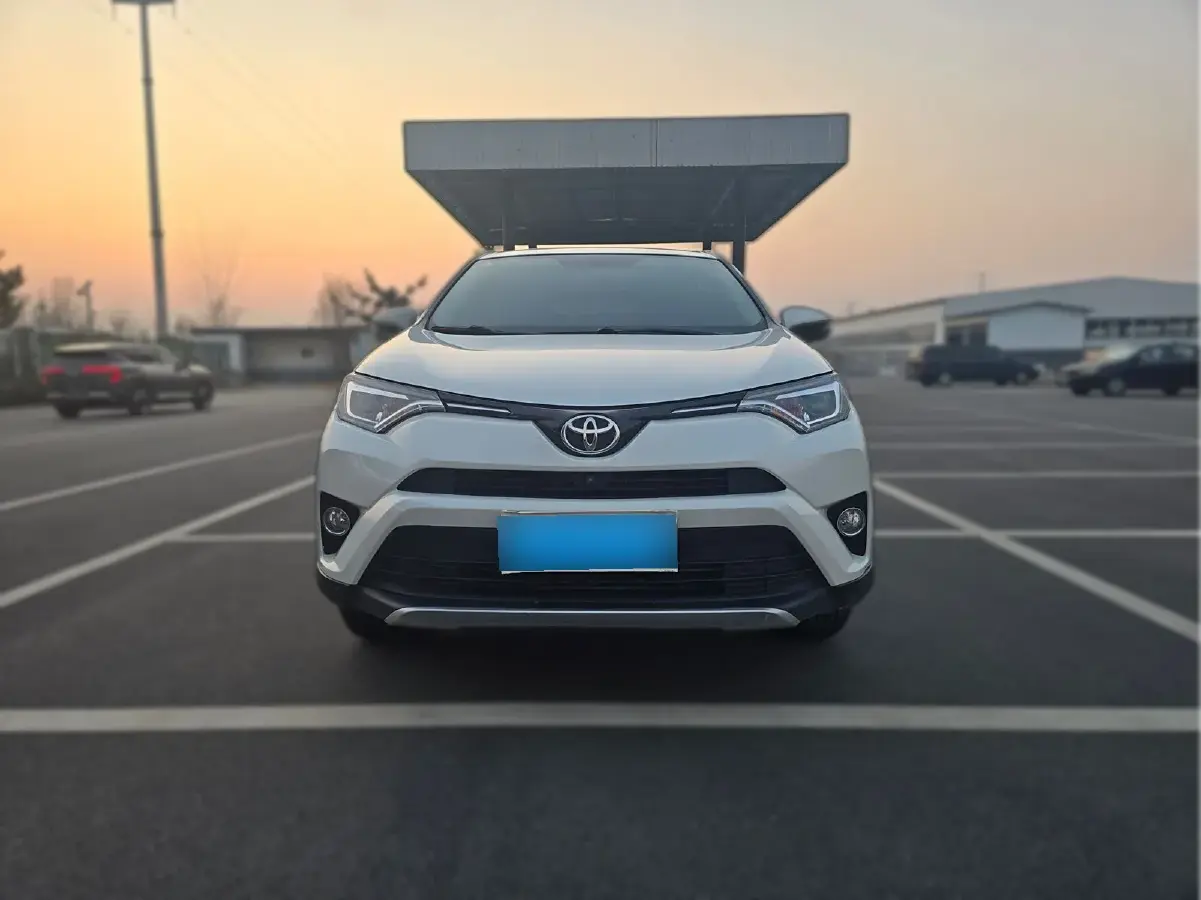 2016 Toyota RAV4 2.0L 151HP L4 CVT