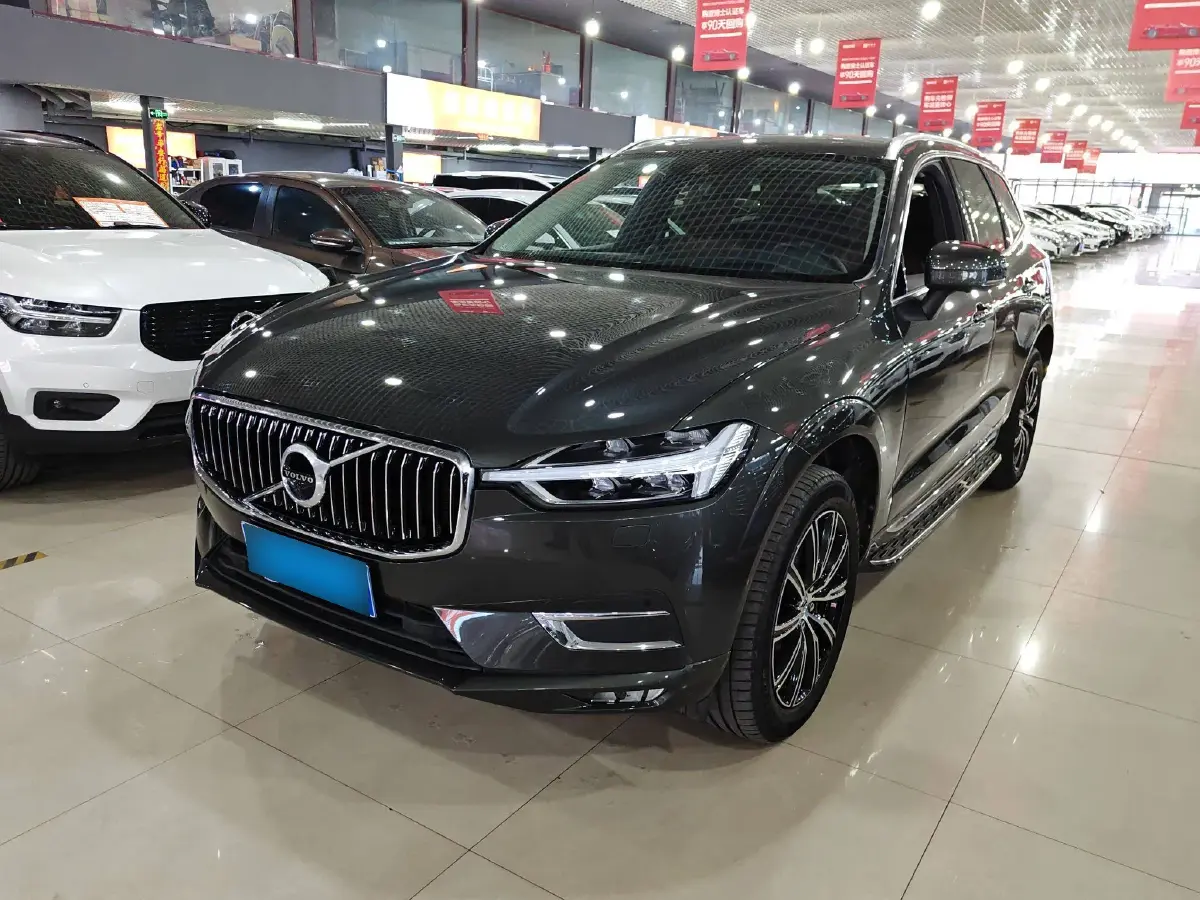 2018 Volvo XC60 2.0T 254HP L4 8AT