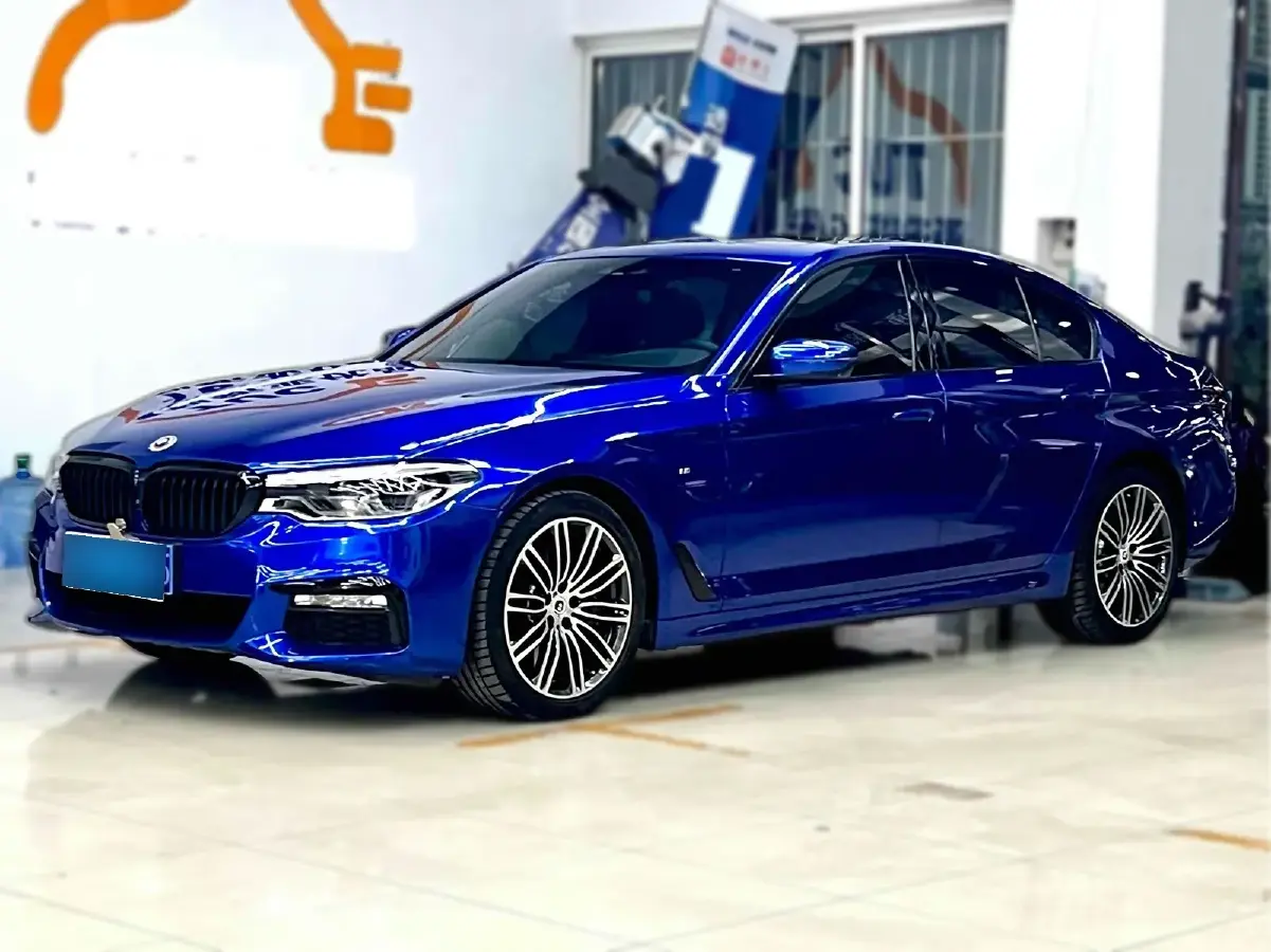2018 BMW 5 Series 3.0T 340HP L6 8AT