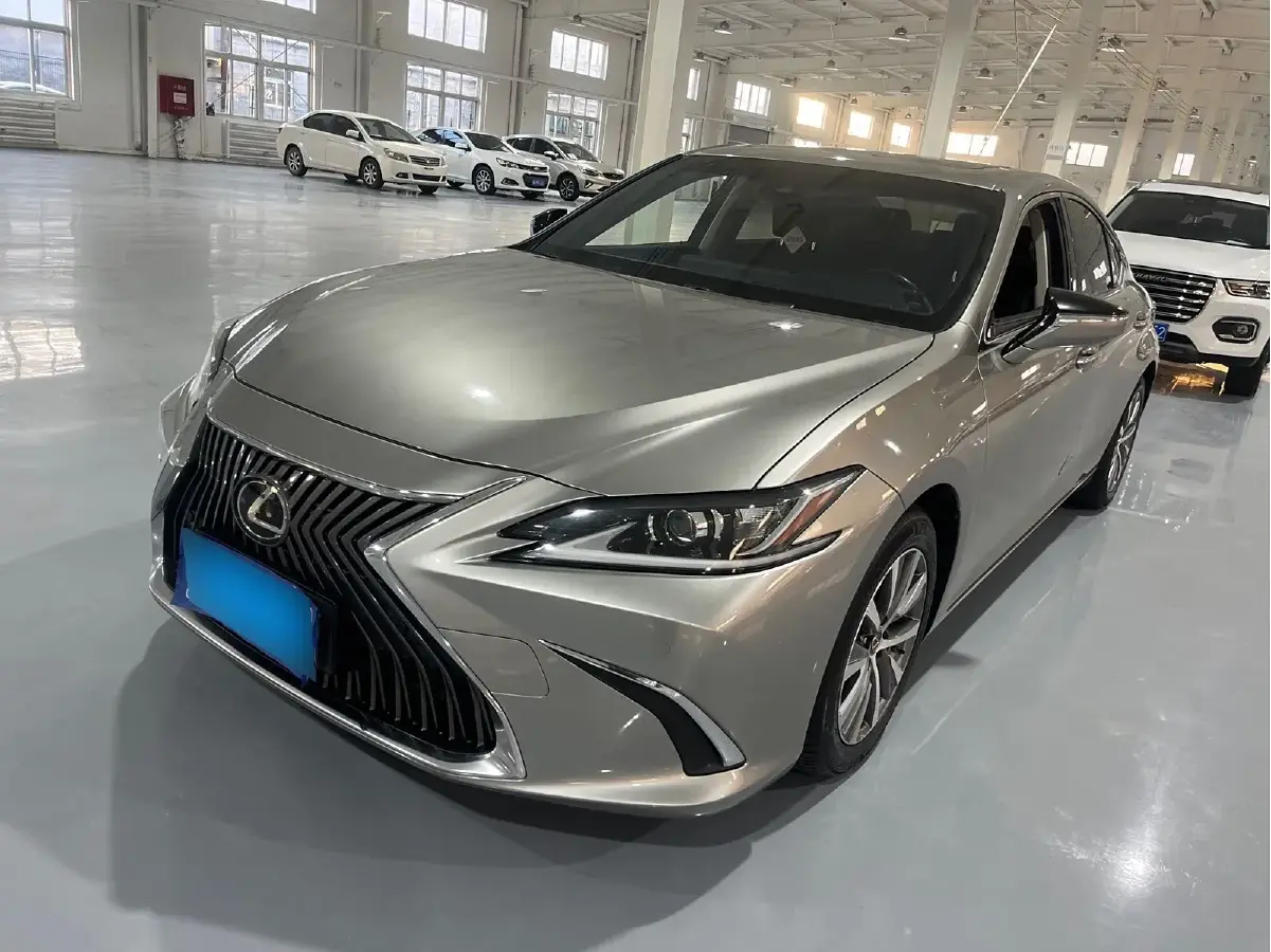 2018 Lexus ES 2.0L 167HP L4 6AT