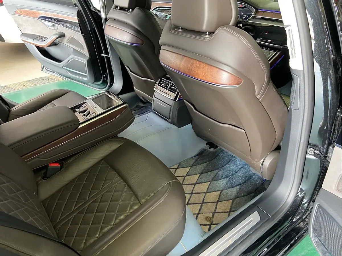 2021 Audi A8 3.0T 340HP V6 8AT,autocango,china used car exporter,china ev exporter,chinese used car exporter,chinese used ev exporter