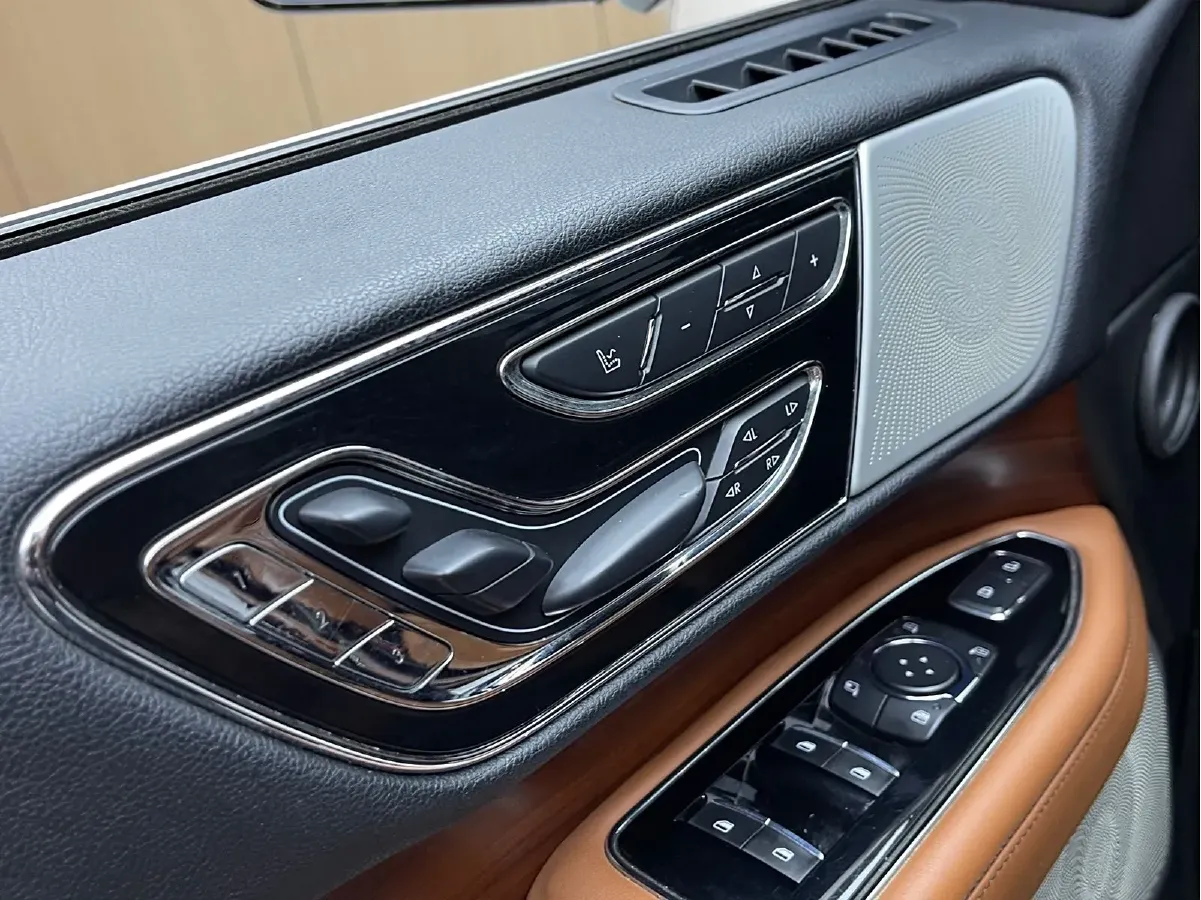 2018 Lincoln Navigator 3.5T 415HP V6 10AT,autocango,china used car exporter,china ev exporter,chinese used car exporter,chinese used ev exporter