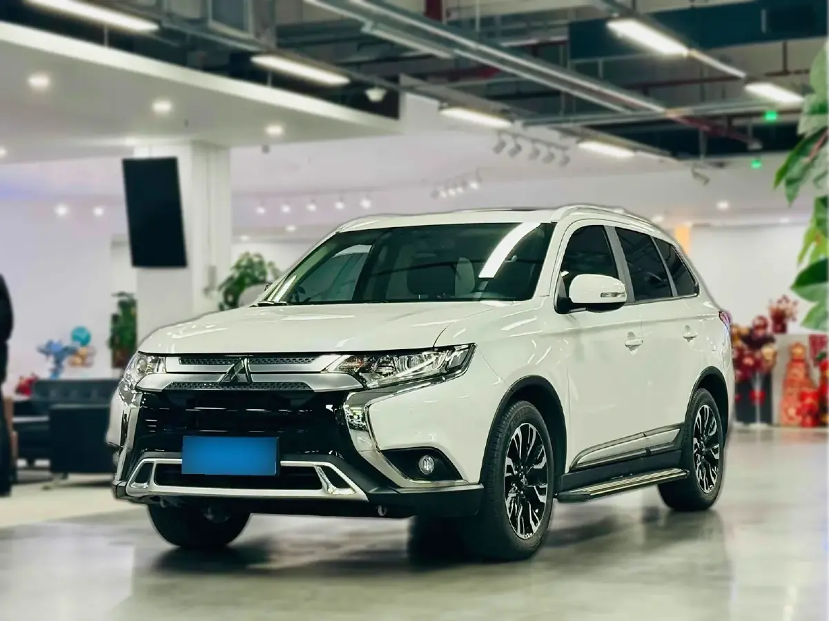 2019 Mitsubishi Outlander 2.0L 166HP L4 CVT