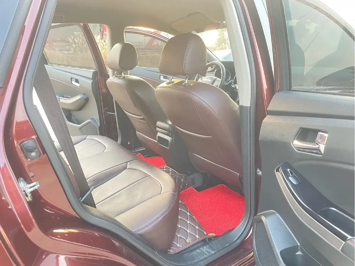 2018 Venucia T70 2.0L 144HP L4 CVT,autocango,china used car exporter,china ev exporter,chinese used car exporter,chinese used ev exporter