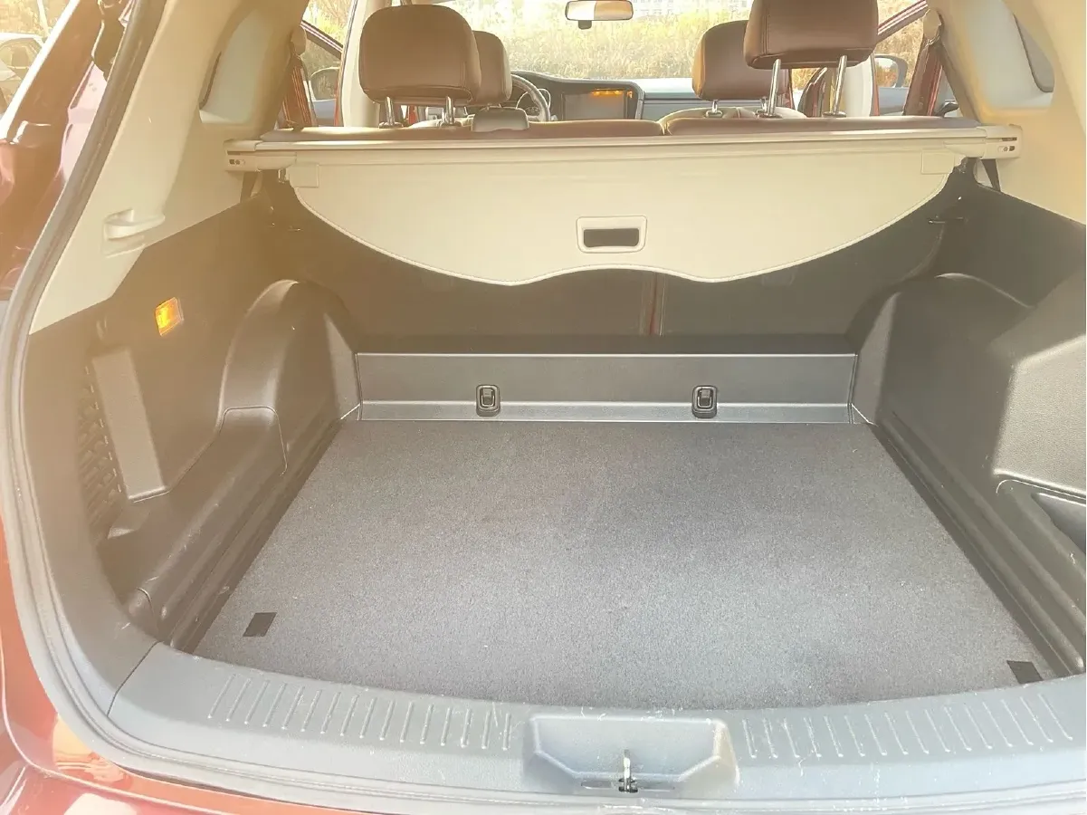 2018 Venucia T70 2.0L 144HP L4 CVT,autocango,china used car exporter,china ev exporter,chinese used car exporter,chinese used ev exporter