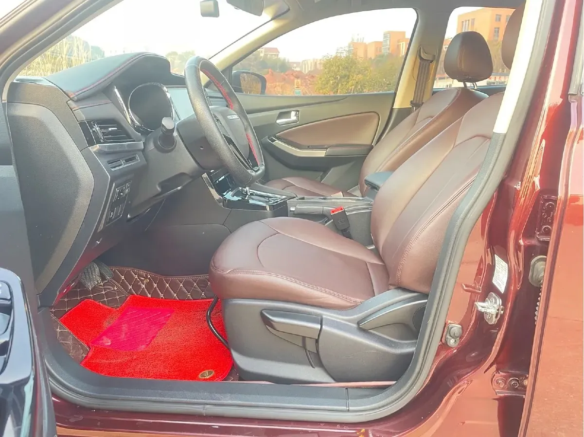 2018 Venucia T70 2.0L 144HP L4 CVT,autocango,china used car exporter,china ev exporter,chinese used car exporter,chinese used ev exporter