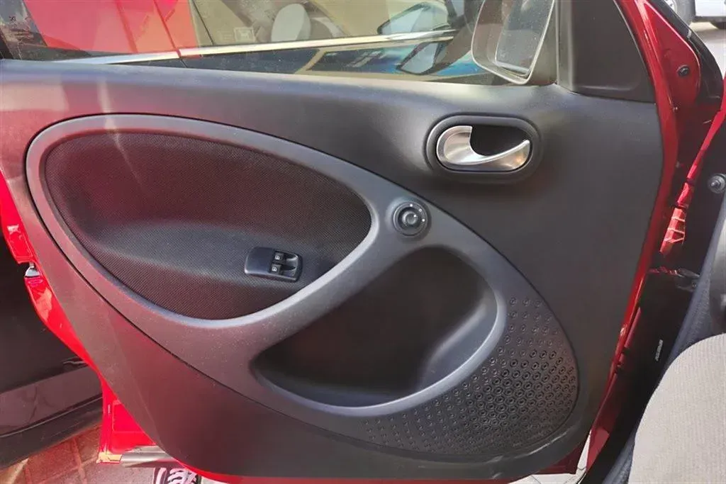 2018 Smart smart forfour 1.0L 71HP L3 6DCT,autocango,china used car exporter,china ev exporter,chinese used car exporter,chinese used ev exporter