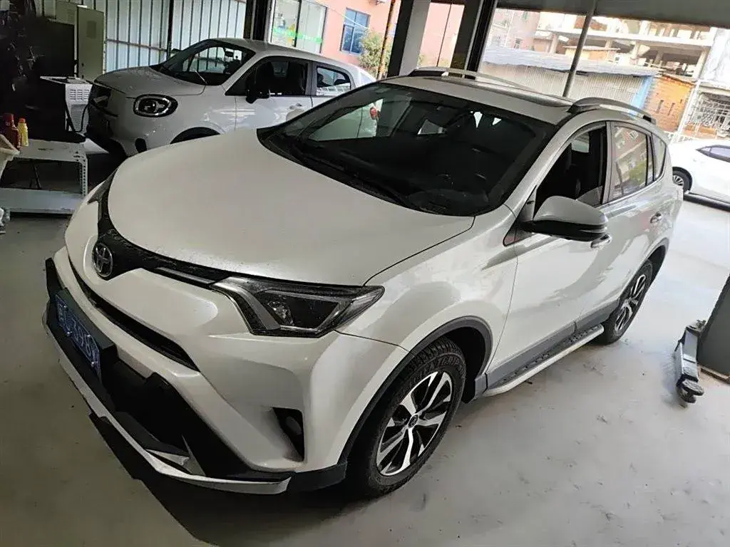 2016 Toyota RAV4 2.0L 151HP L4 CVT