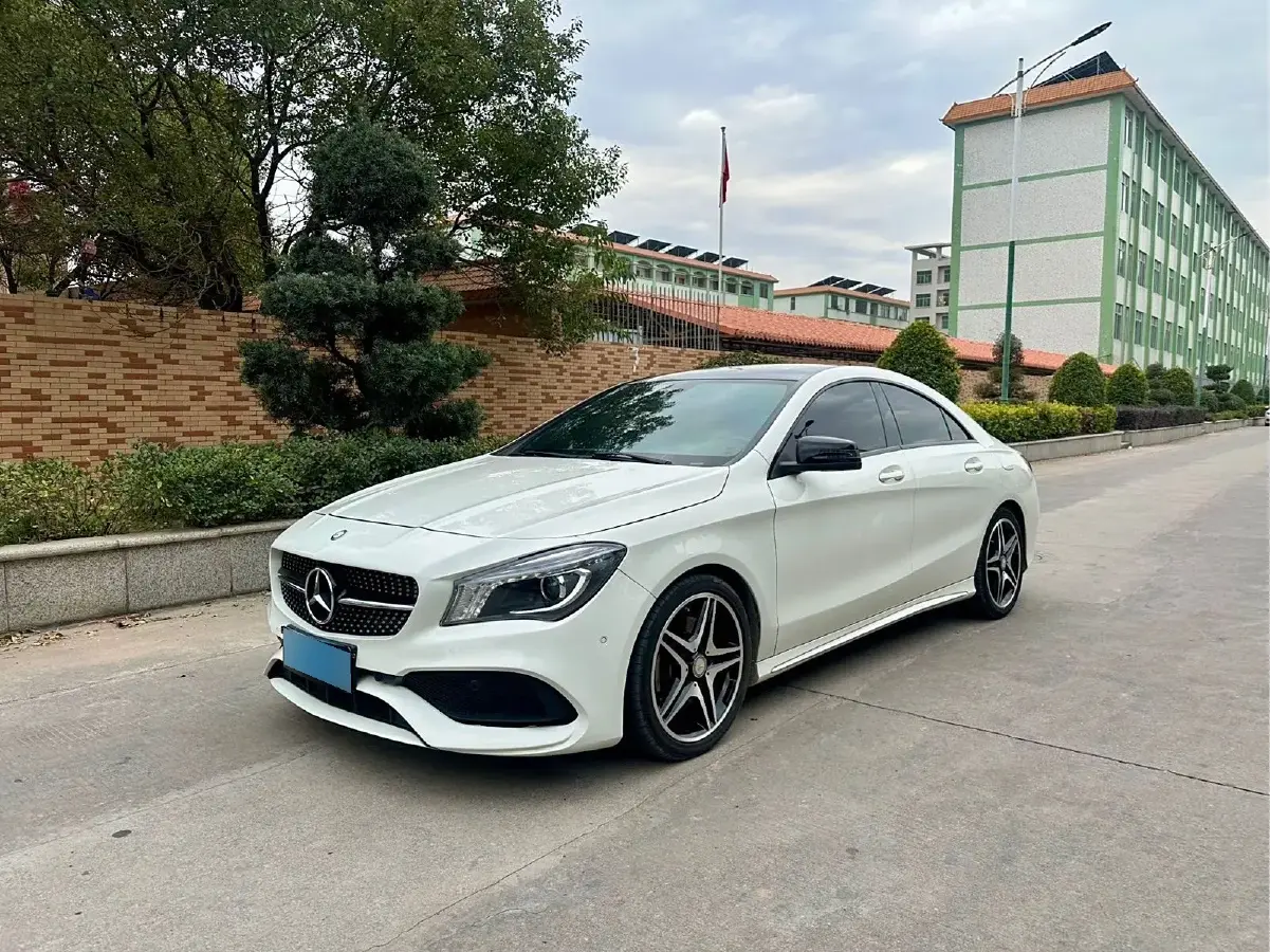 2014 Mercedes-Benz CLA Class 2.0T 211HP L4 7DCT