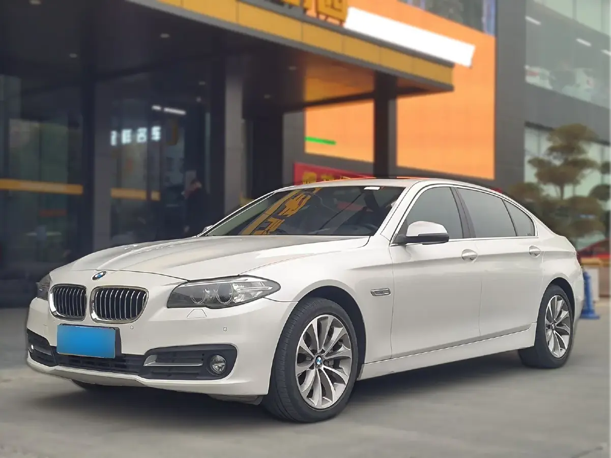 2014 BMW 5 Series 2.0T 245HP L4 8AT