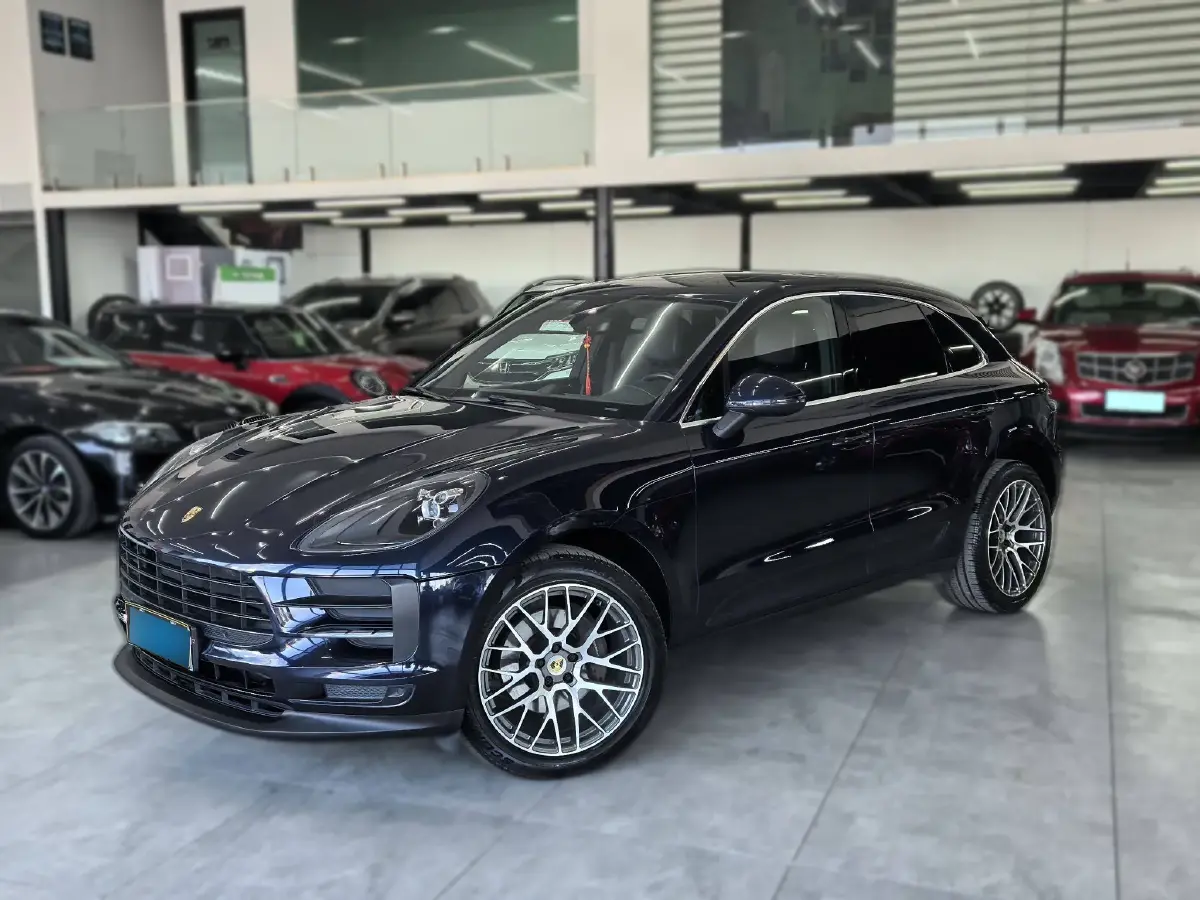 2018 Porsche Macan 2.0T 252HP L4 7DCT