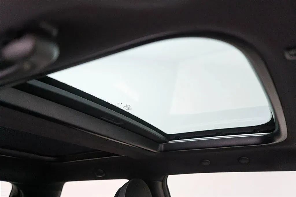 2022 MINI JCW 2.0T 231HP L4 8AT,autocango,china used car exporter,china ev exporter,chinese used car exporter,chinese used ev exporter