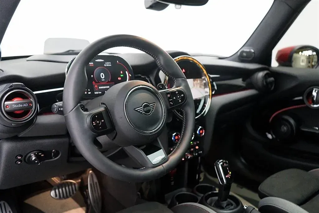 2022 MINI JCW 2.0T 231HP L4 8AT,autocango,china used car exporter,china ev exporter,chinese used car exporter,chinese used ev exporter