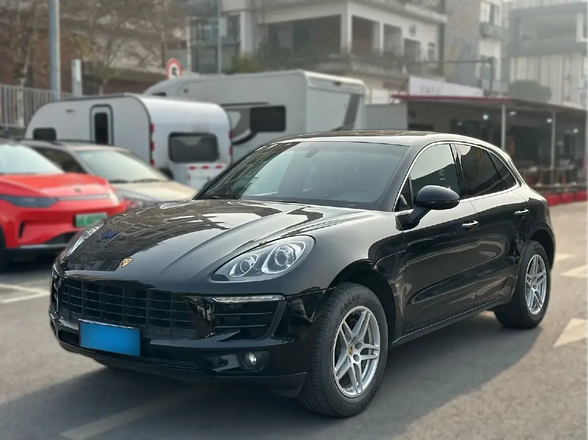 2016 Porsche Macan 2.0T 237HP L4 7DCT