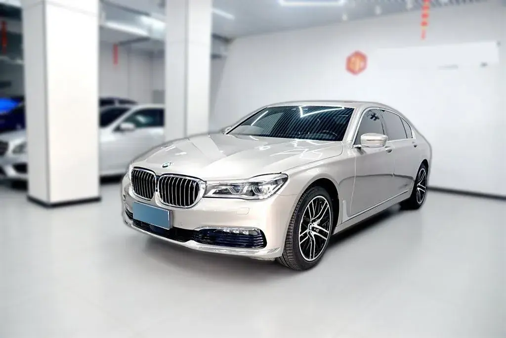 2016 BMW 7 Series 4.4T 449HP V8 8AT