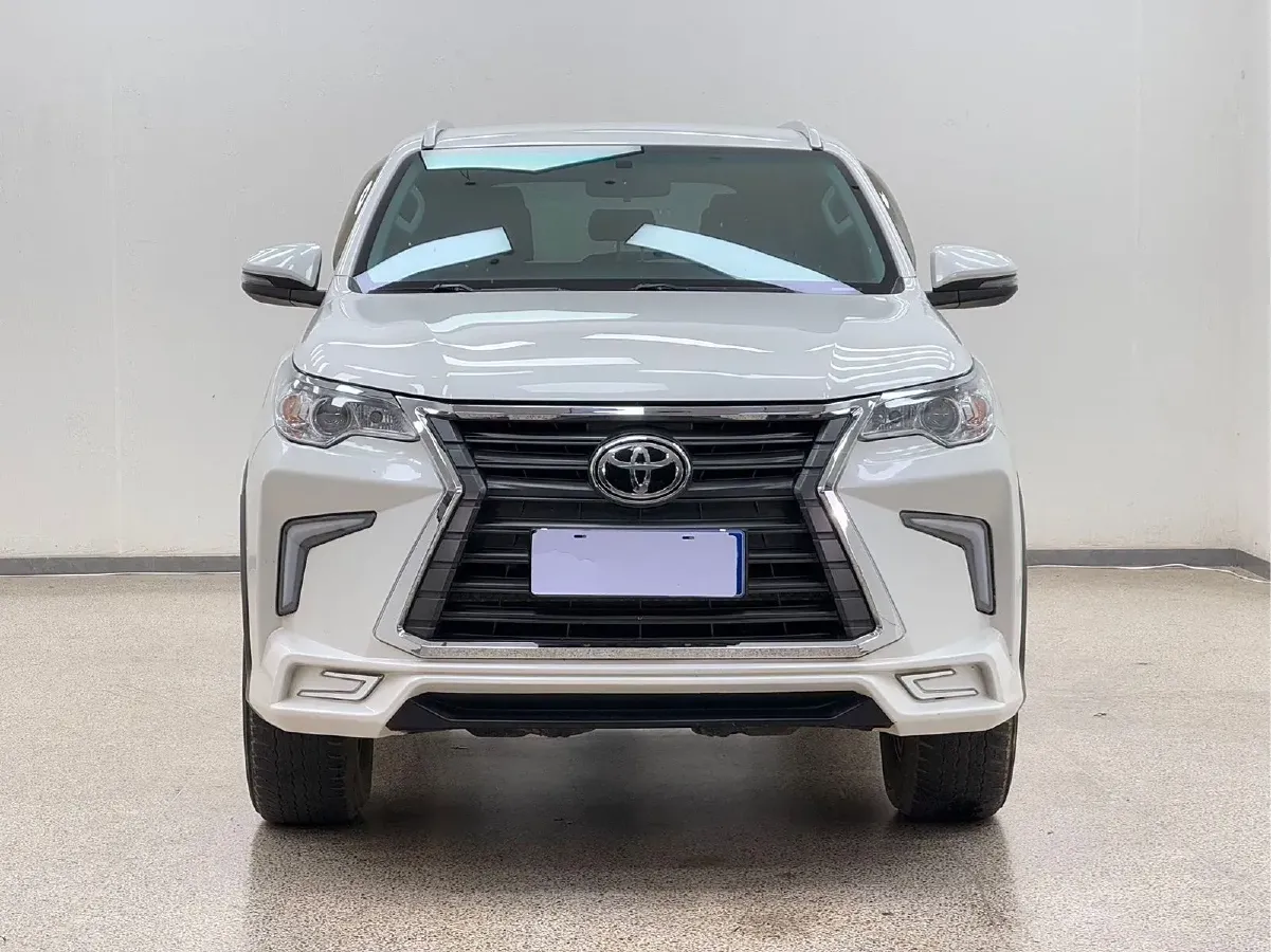 2016 Toyota Fortuner 2.7L 163HP L4 6AT,autocango,china used car exporter,china ev exporter,chinese used car exporter,chinese used ev exporter