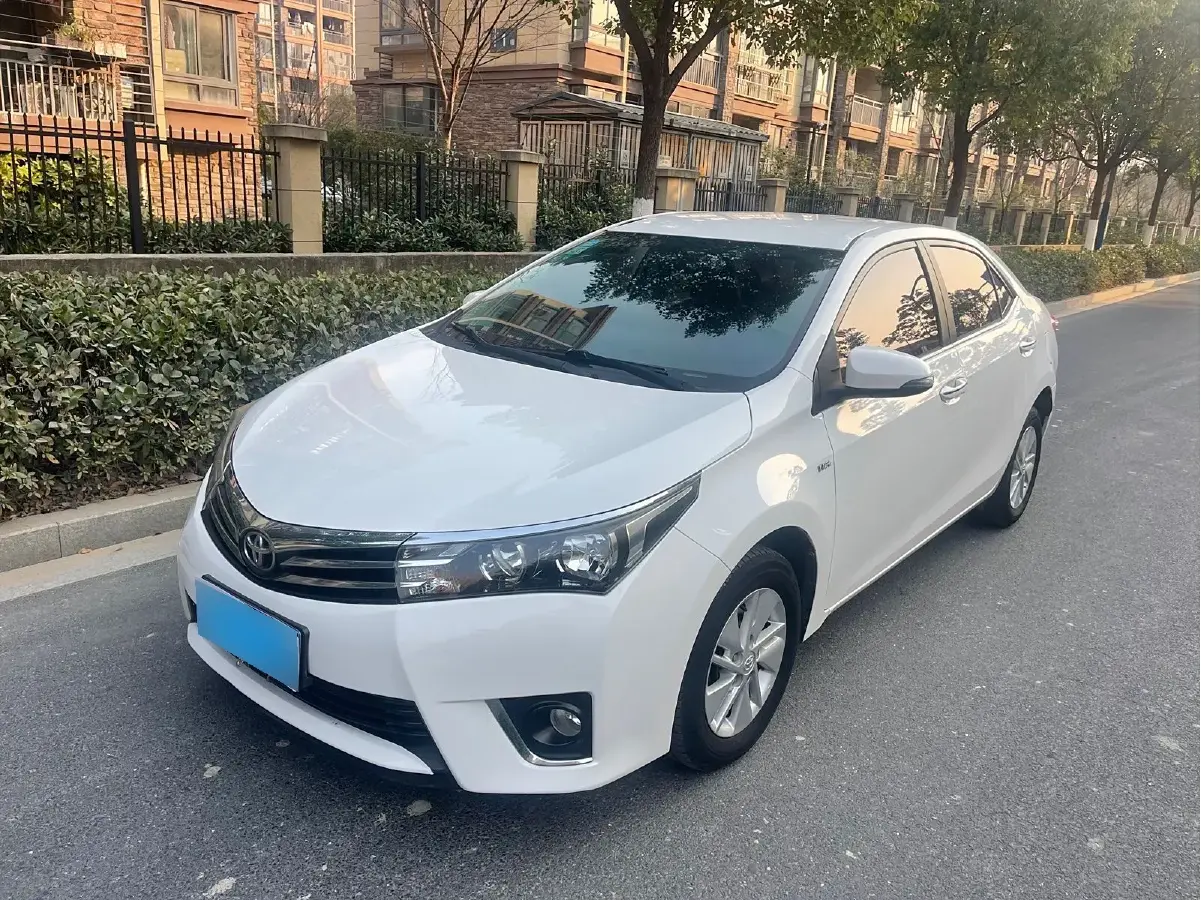 2014 Toyota Corolla 1.6L 122HP L4 CVT