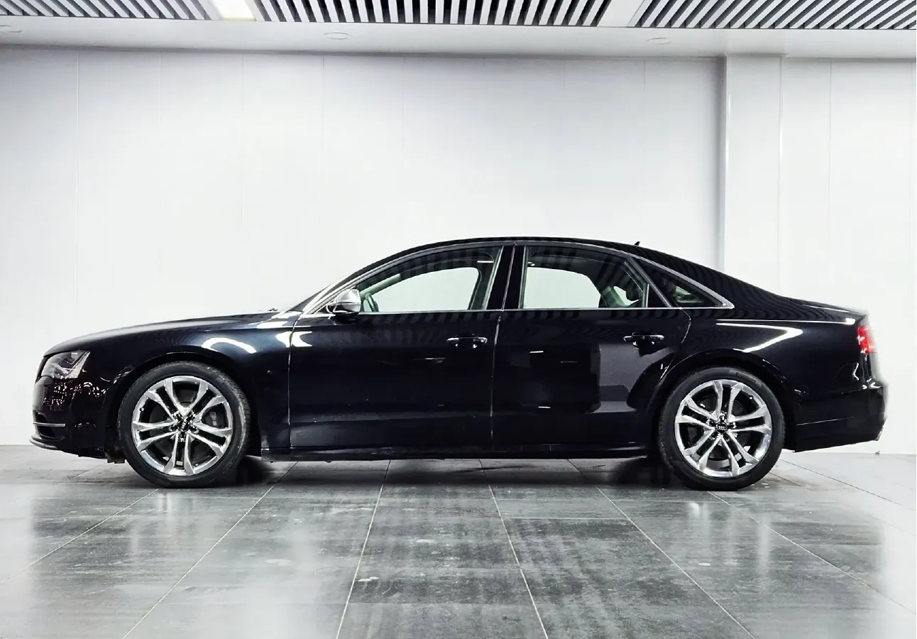 2013 Audi S8 4.0T 520HP V8 8AT,autocango,china used car exporter,china ev exporter,chinese used car exporter,chinese used ev exporter