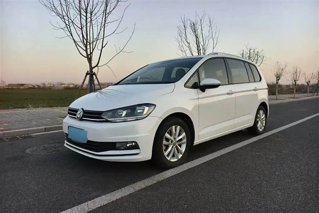 2018 Volkswagen Touran 1.4T 150HP L4 7DCT