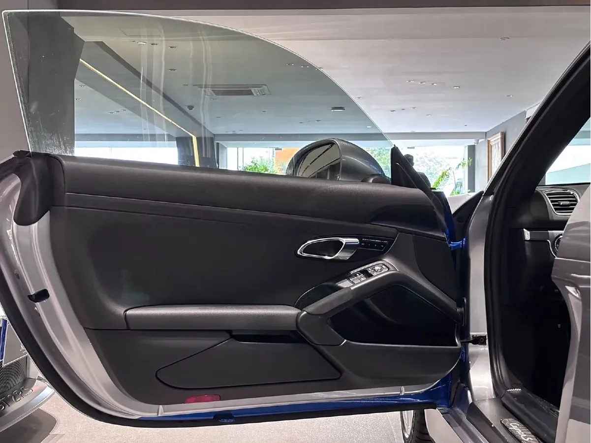 2013 Porsche Cayman 2.7L 275HP H6 7DCT,autocango,china used car exporter,china ev exporter,chinese used car exporter,chinese used ev exporter