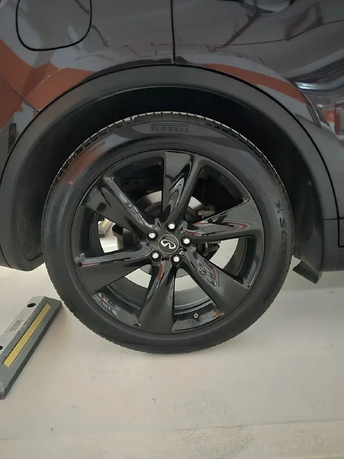 2015 Infiniti QX70 3.7L 351HP V6 7AT,autocango,china used car exporter,china ev exporter,chinese used car exporter,chinese used ev exporter