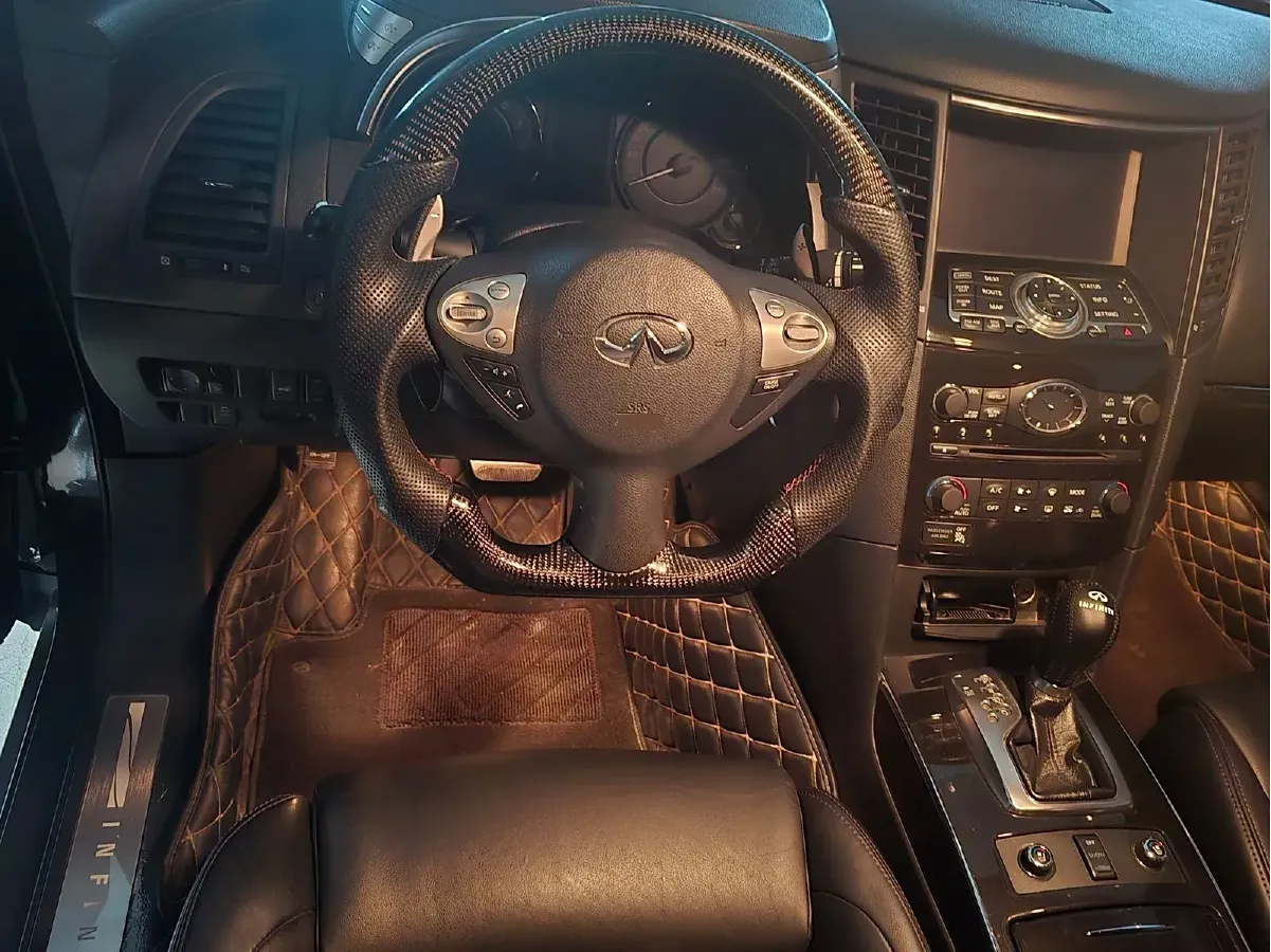 2015 Infiniti QX70 3.7L 351HP V6 7AT,autocango,china used car exporter,china ev exporter,chinese used car exporter,chinese used ev exporter