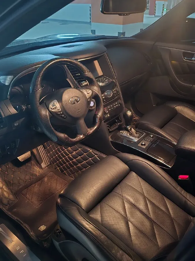 2015 Infiniti QX70 3.7L 351HP V6 7AT,autocango,china used car exporter,china ev exporter,chinese used car exporter,chinese used ev exporter