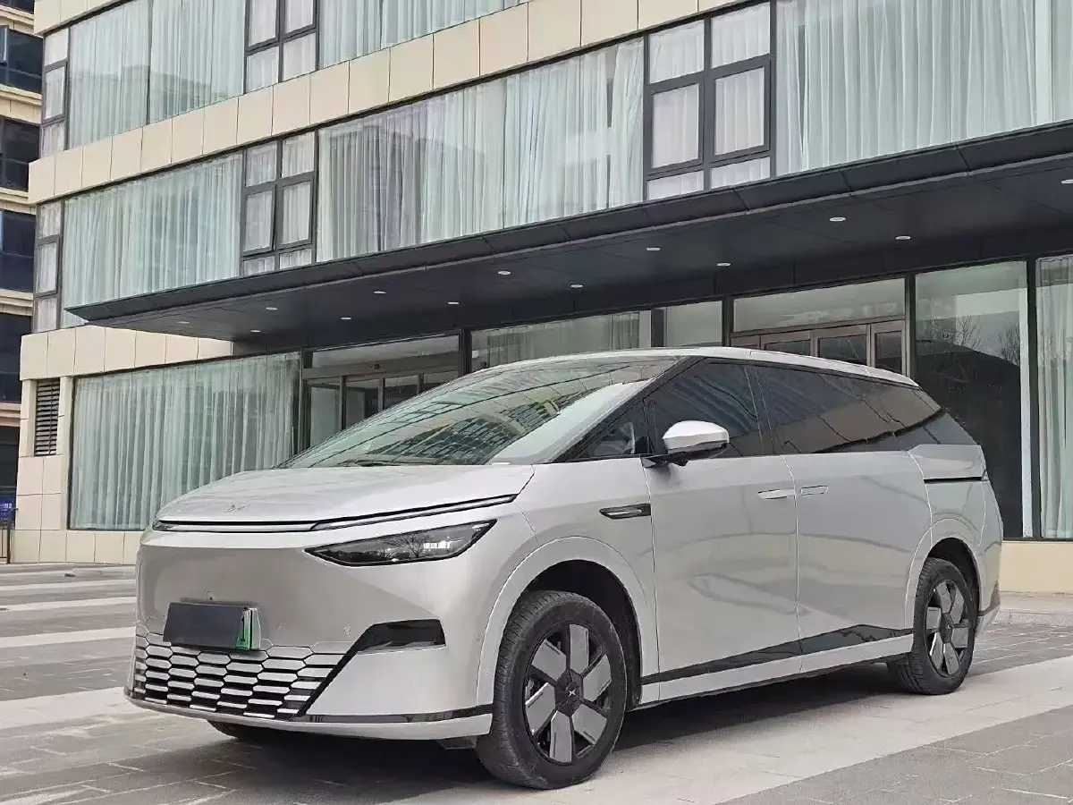 2024 Xpeng X9 BEV 101.5KWH