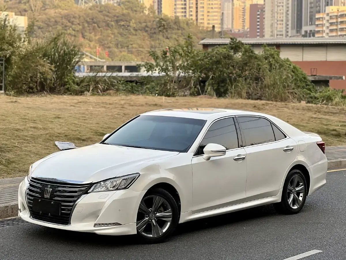 2015 Toyota Crown 2.0T 235HP L4 8AT