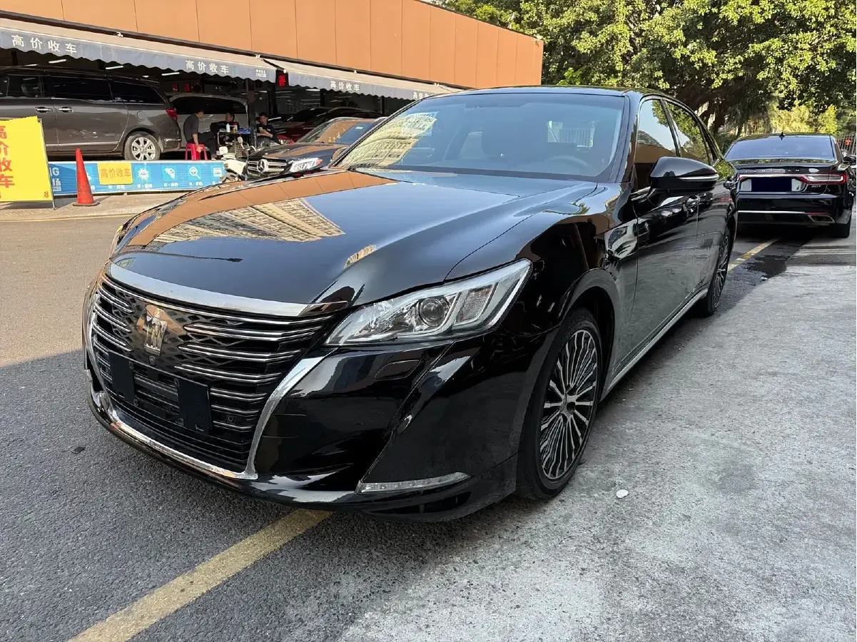 2018 Toyota Crown 2.0T 235HP L4 8AT