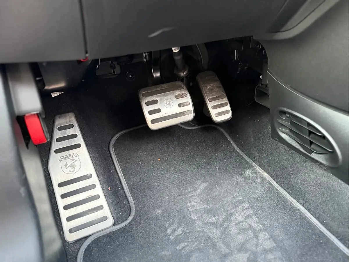 2011 Fiat 500 1.4L 101HP L4 6AT,autocango,china used car exporter,china ev exporter,chinese used car exporter,chinese used ev exporter