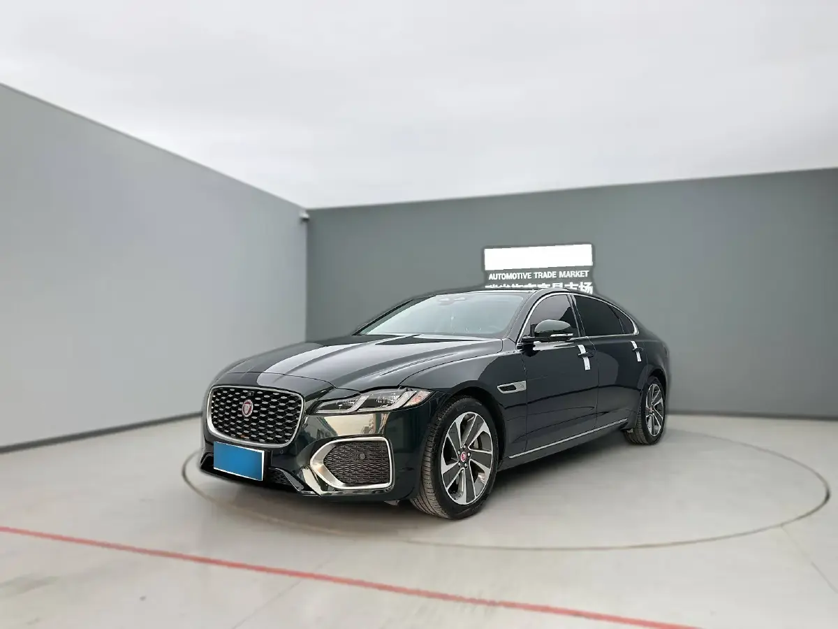 2023 Jaguar XFL 2.0T 200HP L4 8AT