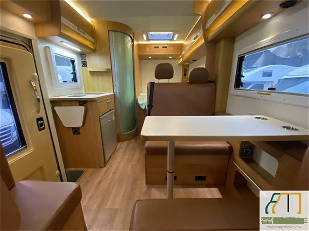 2021 MAXUS V80 RV 2.0T 139HP L4 6AMT,autocango,china used car exporter,china ev exporter,chinese used car exporter,chinese used ev exporter