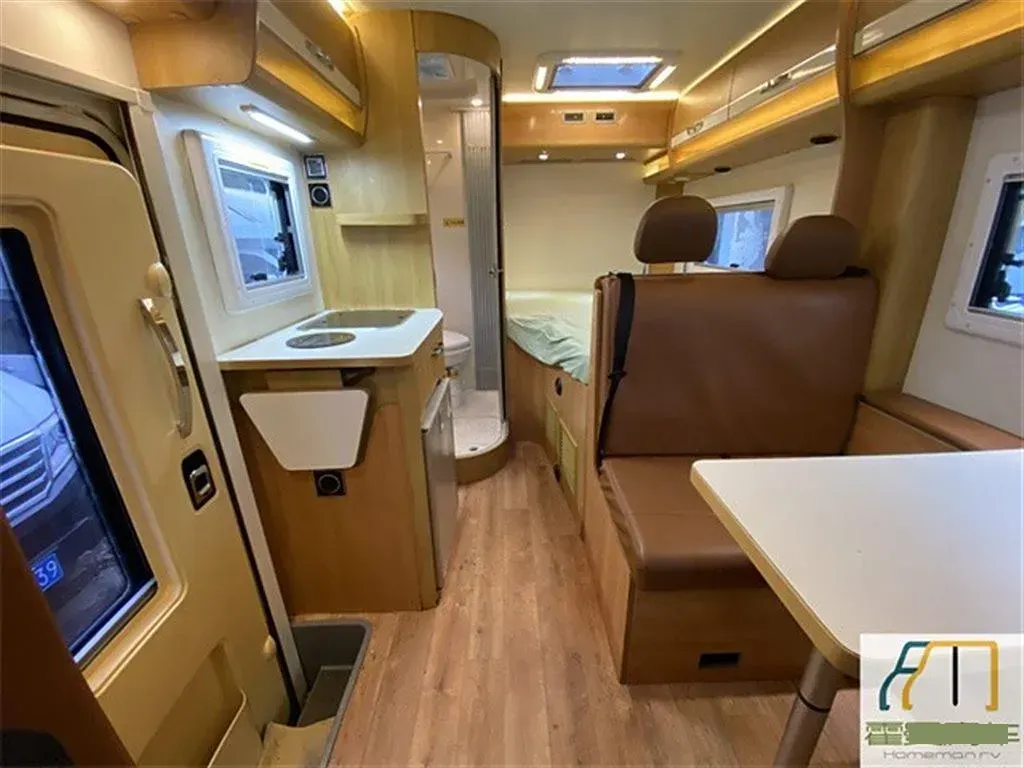 2021 MAXUS V80 RV 2.0T 139HP L4 6AMT,autocango,china used car exporter,china ev exporter,chinese used car exporter,chinese used ev exporter