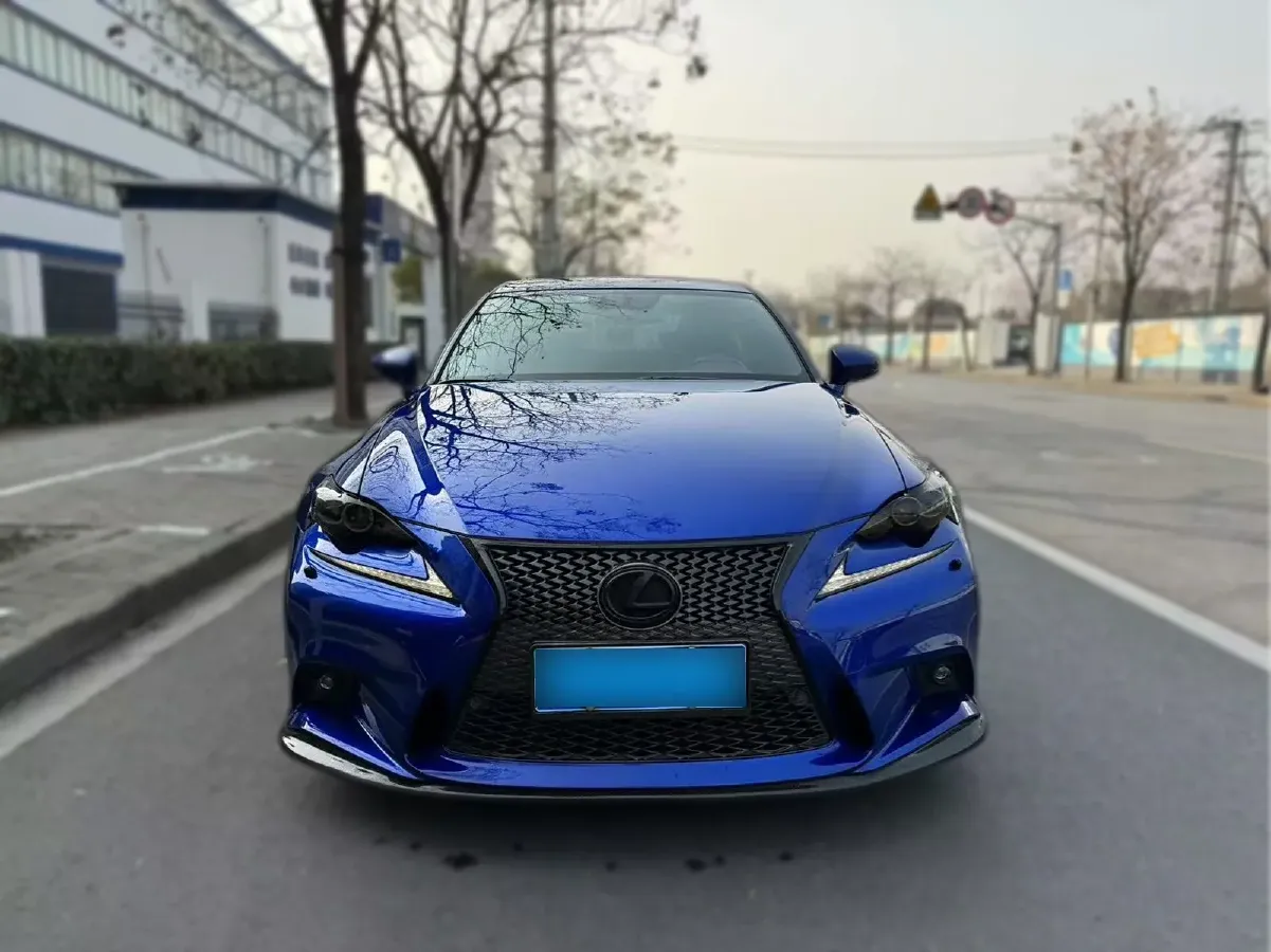 2015 Lexus IS 2.0T 245HP L4 8AT,autocango,china used car exporter,china ev exporter,chinese used car exporter,chinese used ev exporter