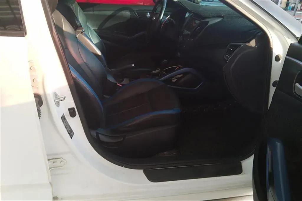 2012 Hyundai Veloster 1.6T 204HP L4 6AT,autocango,china used car exporter,china ev exporter,chinese used car exporter,chinese used ev exporter