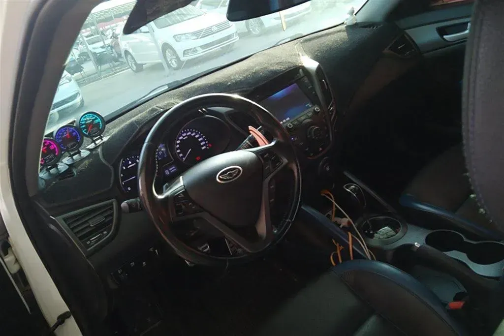 2012 Hyundai Veloster 1.6T 204HP L4 6AT,autocango,china used car exporter,china ev exporter,chinese used car exporter,chinese used ev exporter