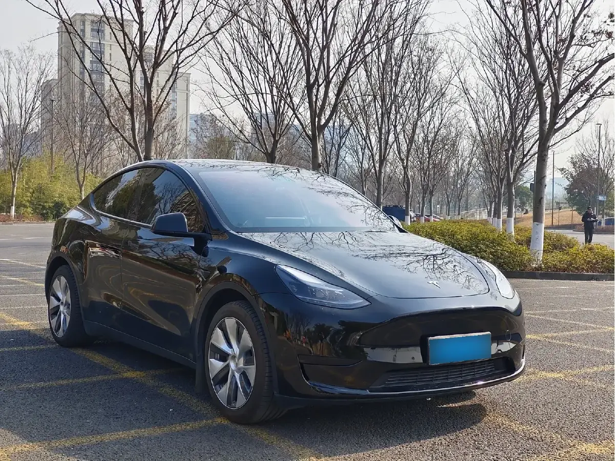 2022 Tesla Model Y BEV 60KWH