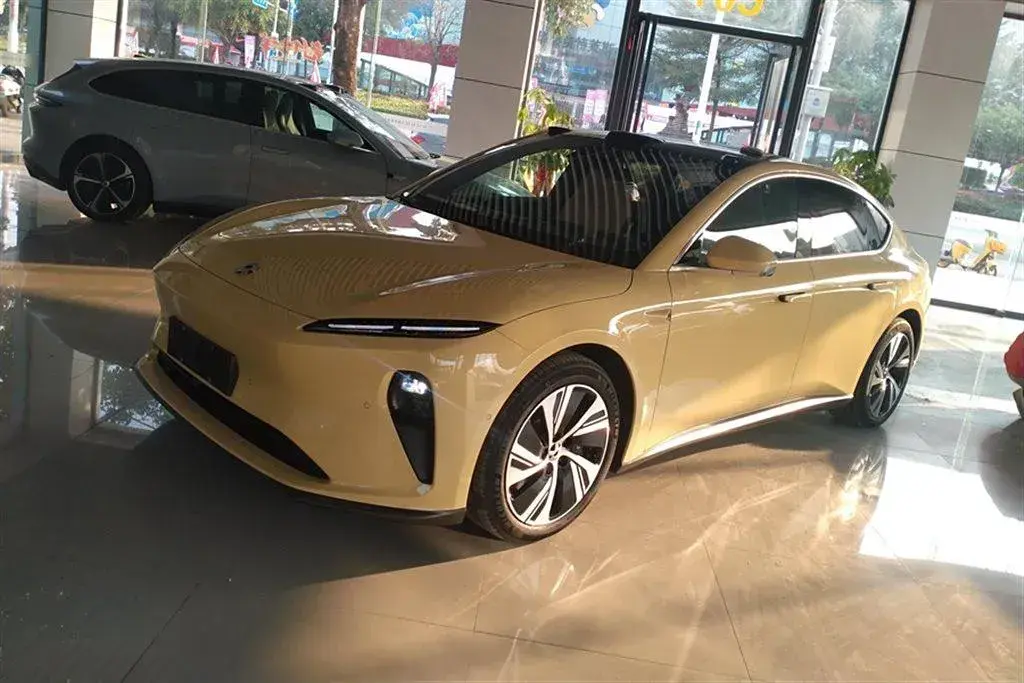 2024 NIO ET5 BEV 75KWH