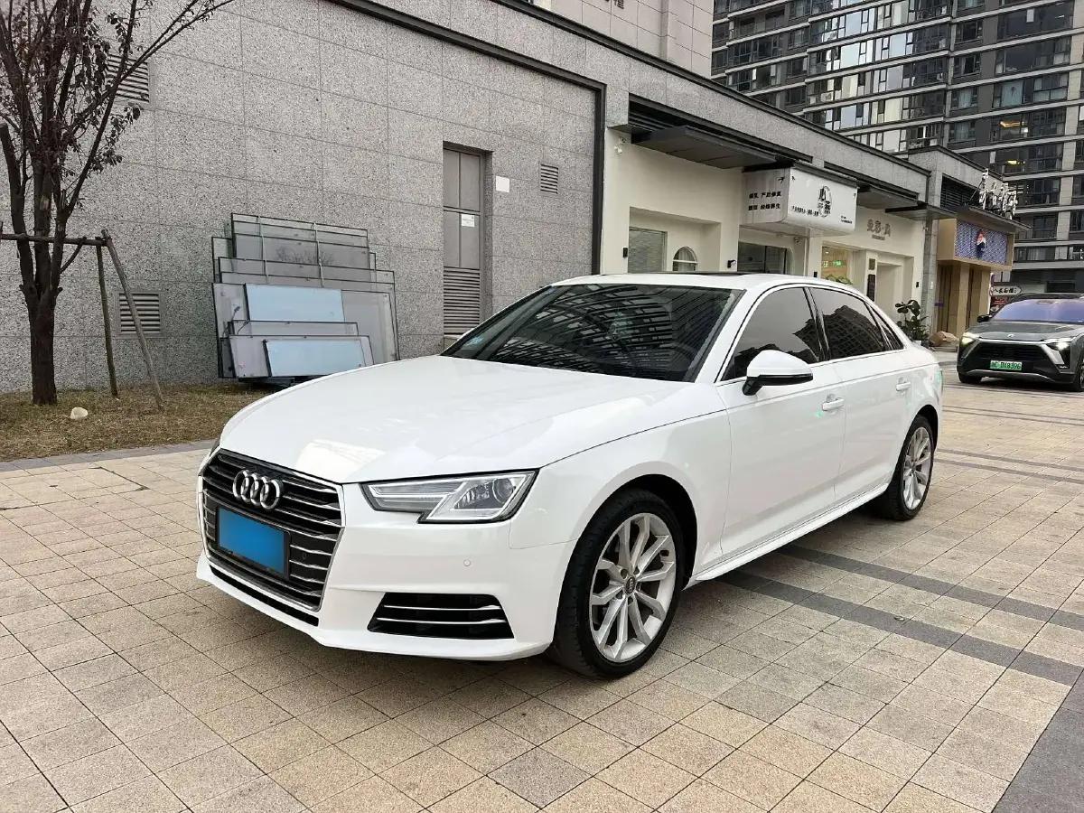 2018 Audi A4L 2.0T 190HP L4 7DCT