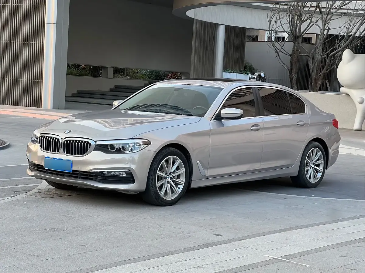 2018 BMW 5 Series 2.0T 224HP L4 8AT