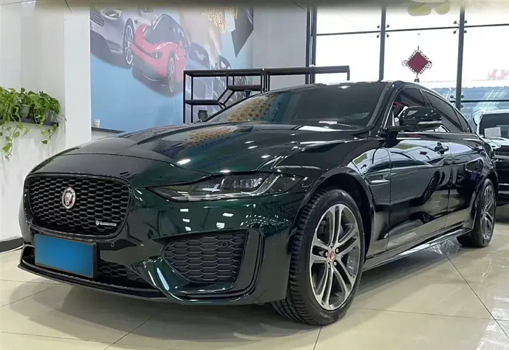 2022 Jaguar XEL 2.0T 250HP L4 8AT