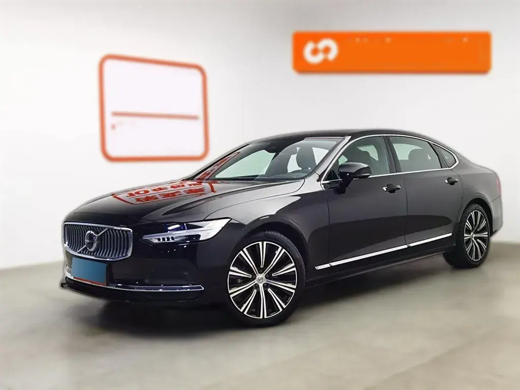 2022 Volvo S90 2.0T 250HP L4 8AT